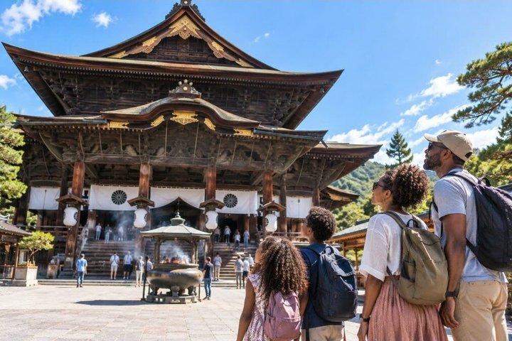 東京から：スノーモンキー＆善光寺へのプライベート日帰り旅行