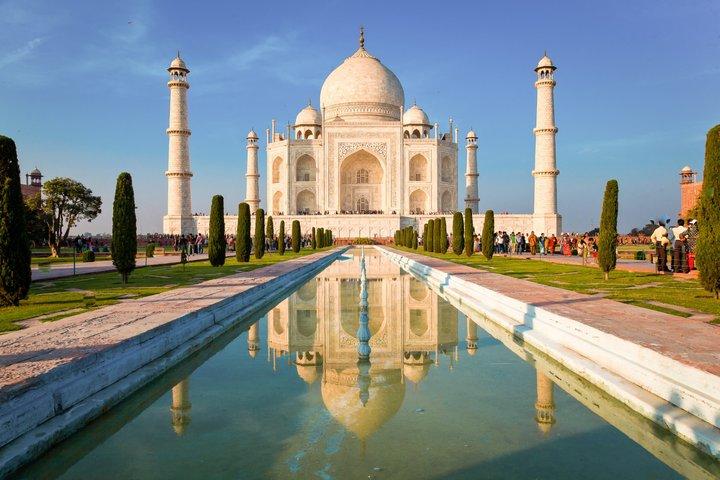 デリー発、タージ・マハル・マトゥラ・ヴリンダーヴァン日帰り旅行