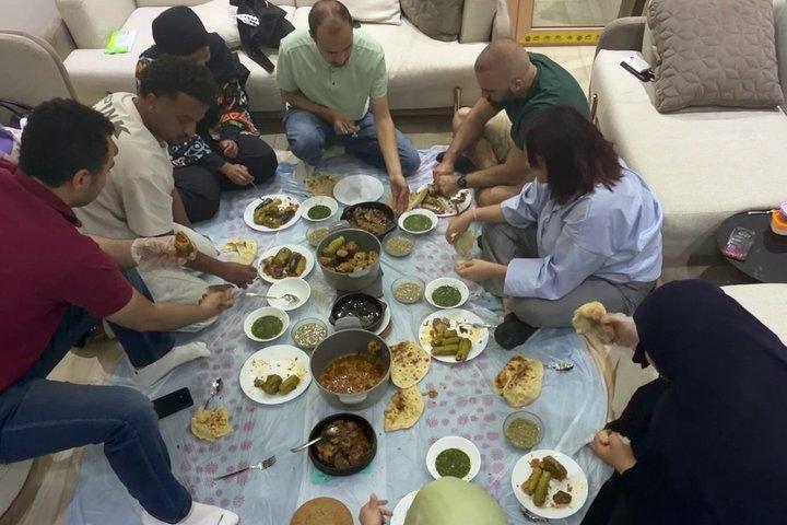 ギザの地元家族と一緒にエジプト料理を料理しよう