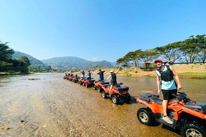 チェンマイからのマエタエンATVツアーと5kmラフティング
