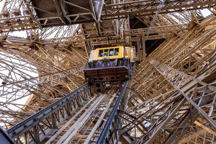 Eiffel Tower Elevator Reserved access & Optional Summit & Cruise