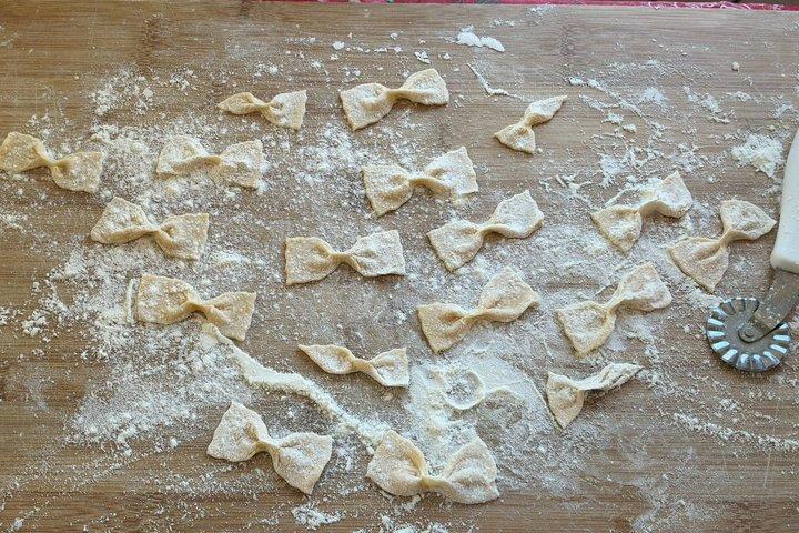 Cooking Class making ragù, tortelloni and tagliatelle