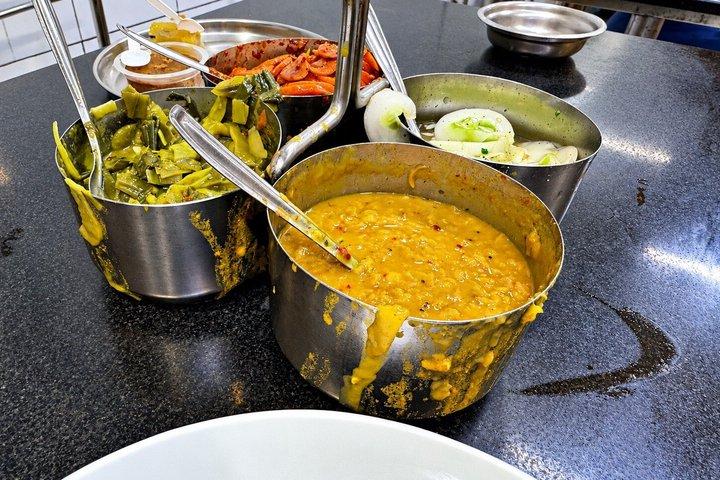 セイロン・サパーズ コロンボフードツアー 15品以上試食付き