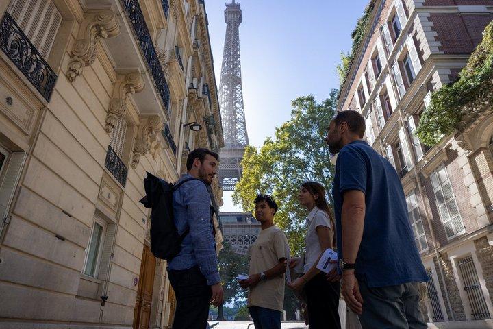 Eiffel Tower Reserved Access by Elevator and Seine Cruise