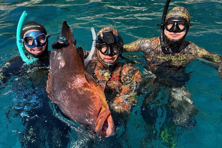 カプリ島でのスピアフィッシングとシュノーケリング