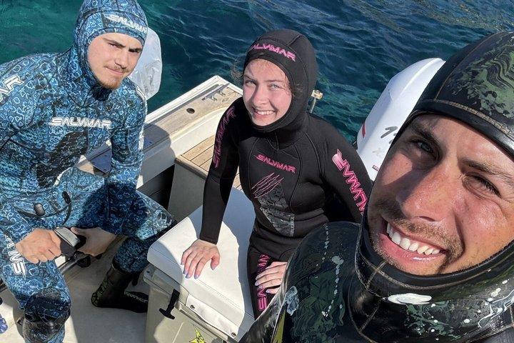 カプリ島でのスピアフィッシングとシュノーケリング