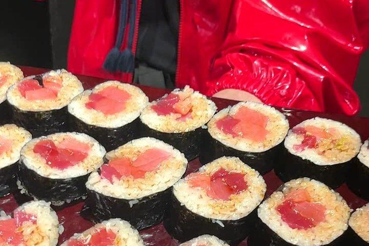 東京：無制限寿司＆ドリンク付きマグロカットショー