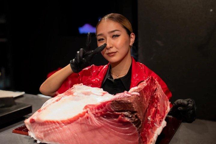 東京：無制限寿司＆ドリンク付きマグロカットショー