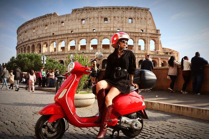 ローマ・ベスパツアー：まるで映画のようなイタリア語の冒険を
