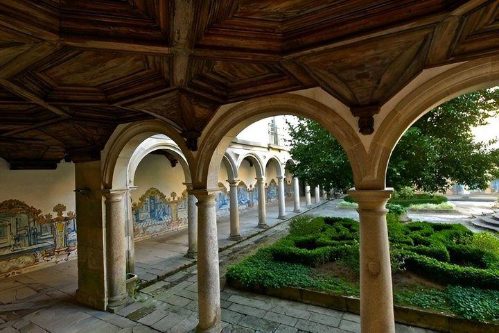 Braga: Private Tour with Bom Jesus & Sameiro and more!