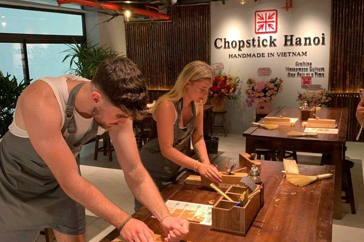 ハノイでの箸作りワークショップ