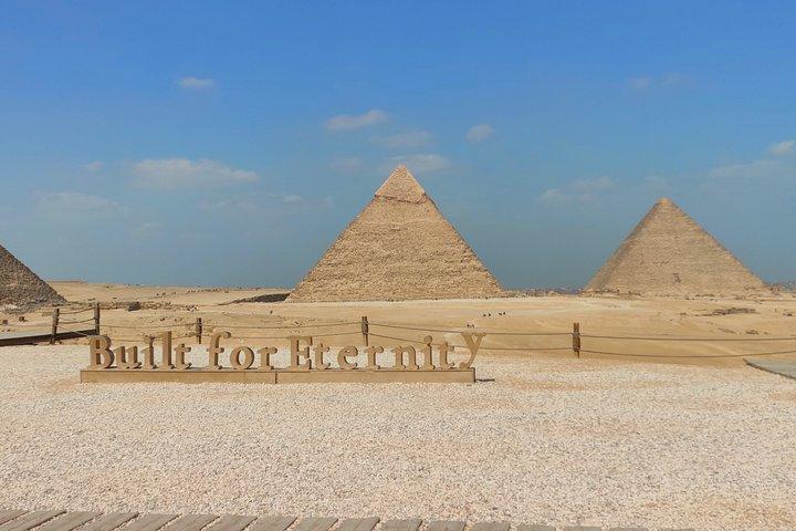Giza Pyramids & Sphinx Private Tour with Egyptologist guide