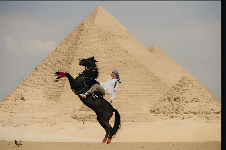 Giza Pyramids & Sphinx Private Tour with Egyptologist guide