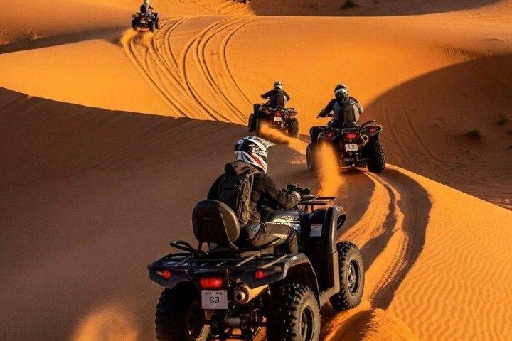 カタール - ATV セルフドライブ クワッド バイク体験