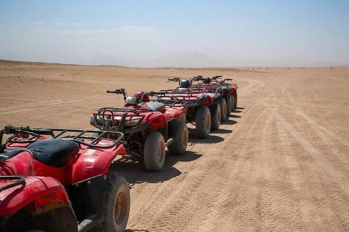 カタール - ATV セルフドライブ クワッド バイク体験