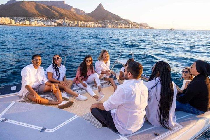 Cruze ao Pôr do Sol em Catamarã em Cidade do Cabo