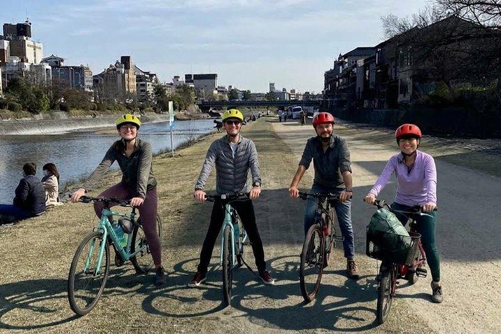 京都：3時間サイクリングまたはE-バイクツアーで名所と隠れた名所を巡る