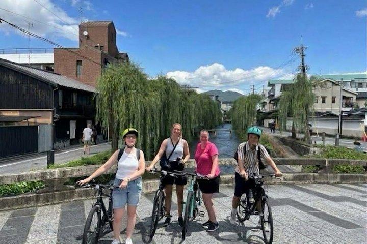 京都：3時間サイクリングまたはE-バイクツアーで名所と隠れた名所を巡る