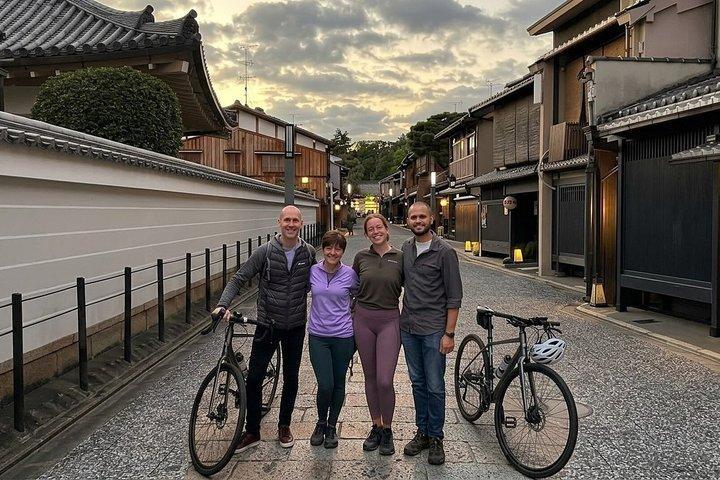京都：3時間サイクリングまたはE-バイクツアーで名所と隠れた名所を巡る