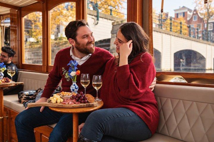 Amsterdam 2hour small group canal cruise with snacks & opt drinks