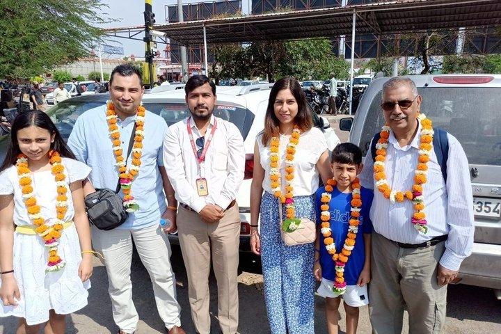 Explore Agra with an Approved Local Tour Guide