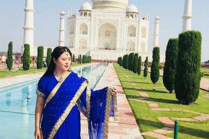 Explore Agra with an Approved Local Tour Guide