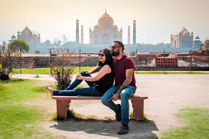 Explore Agra with an Approved Local Tour Guide