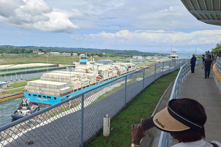 パナマ運河を訪れて、その歴史と文化遺産に触れてみよう。