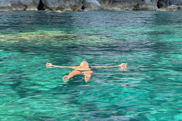 カプリ島とポジターノを1日で巡るプライベートボートツアー