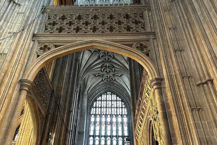 ロンドン発 リーッズ城、カンタベリー、白崖プライベートツアー