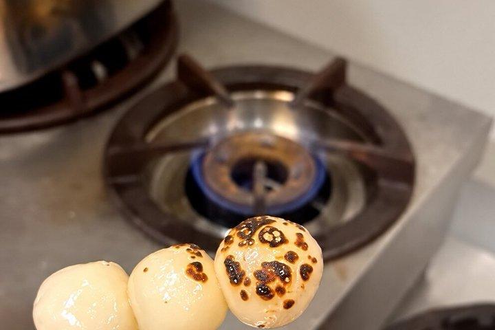 京都みたらし団子作りと日本語茶体験