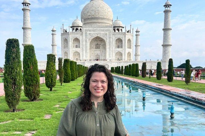 2-Day Tour to The Taj Mahal and Agra from Goa with Both Side Commercial Flights