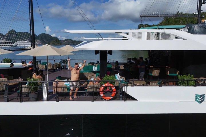ニンビンとランハ湾クルーズ1泊2日複合ツアー