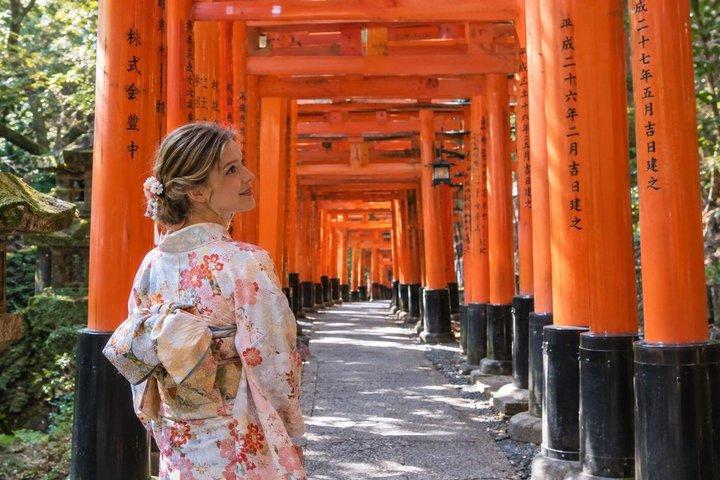京都プライベートツアー:着物、酒、弓道、懐石、伏見稲荷