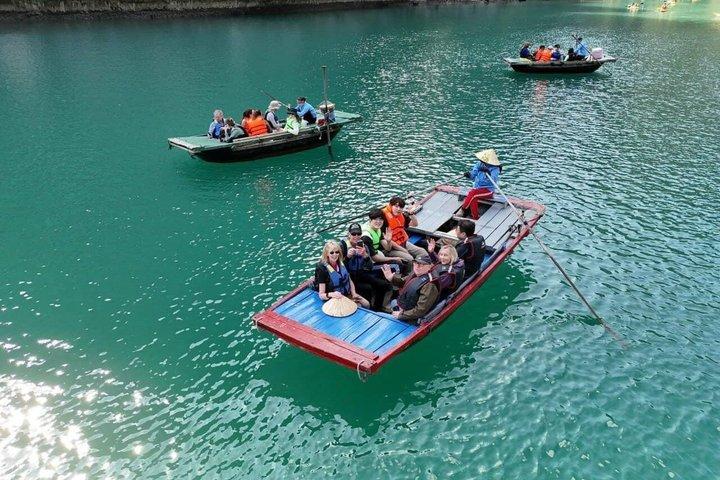 3日間アテナプレミアム6つ星クルーズ ハロン湾およびバイ・トゥロン湾