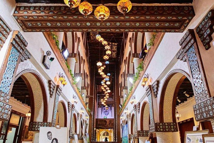 クルーズターミナルからグランドドーハ市内観光、空港＆ホテル送迎