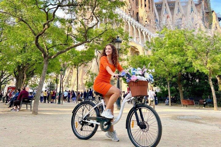 Barcelona Bike City Tour - De la Sagrada à la mer avec un local