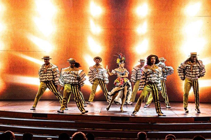 Roxy Dinner Show: The Premium Experience