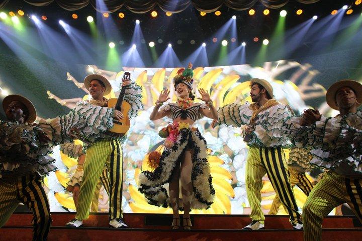 Roxy Dinner Show: The Premium Experience