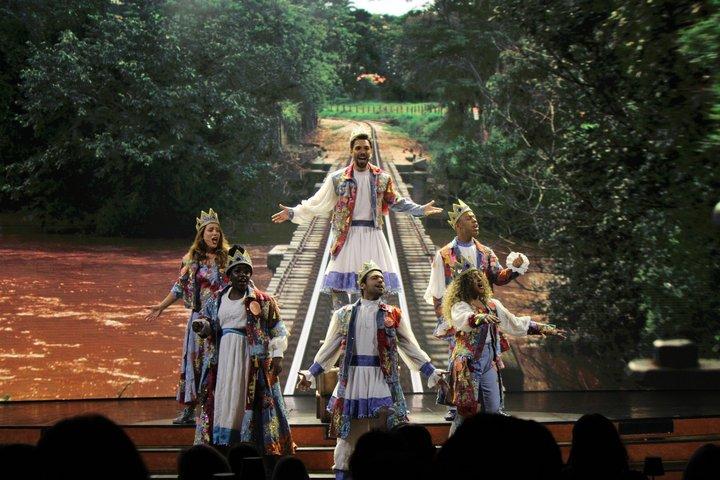 Roxy Dinner Show: The Premium Experience