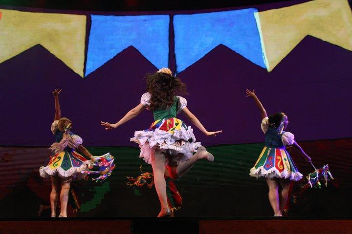 Roxy Dinner Show: The Premium Experience