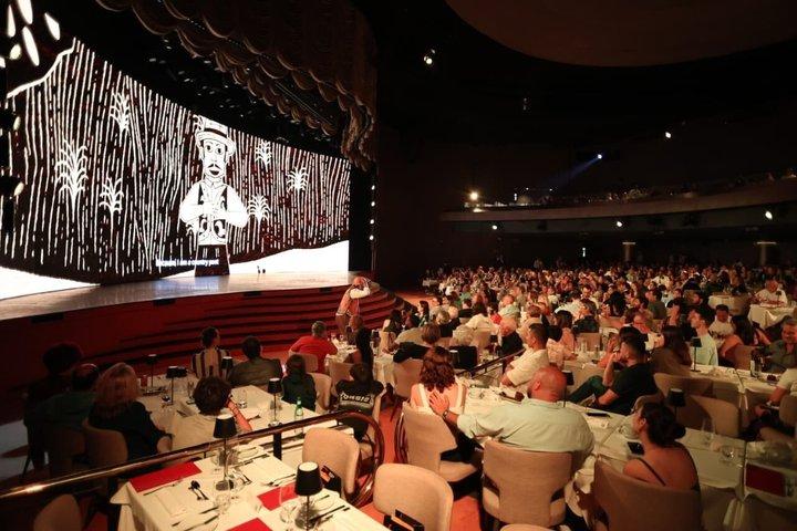 Roxy Dinner Show: The Premium Experience