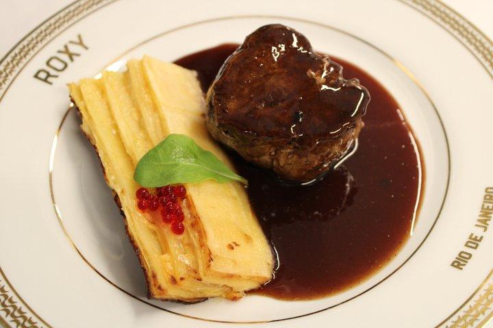 Roxy Dinner Show: The Premium Experience