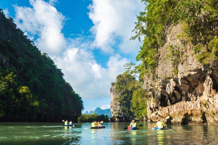 プーケットのロングテールボートからジェームズ・ボンド島のカヌーとサーマルスパへ