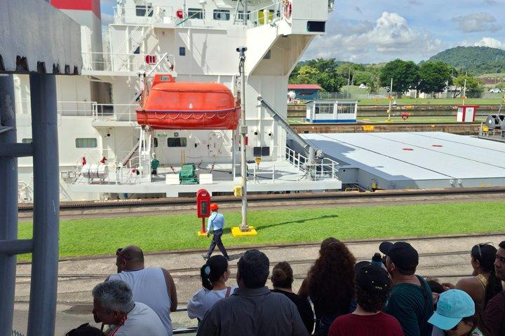 パナマ運河を訪れて、その歴史と文化遺産に触れてみよう。