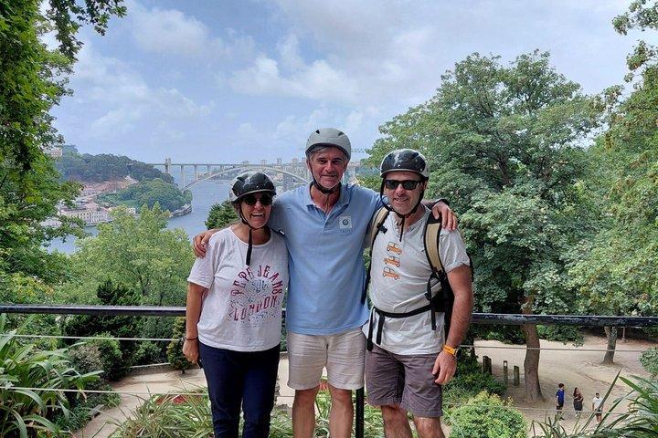 Porto E‑Bike Tour + Snack