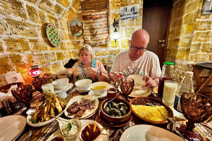 バクーフードツアー：10以上の試食、ティーセット＆地元スパイス