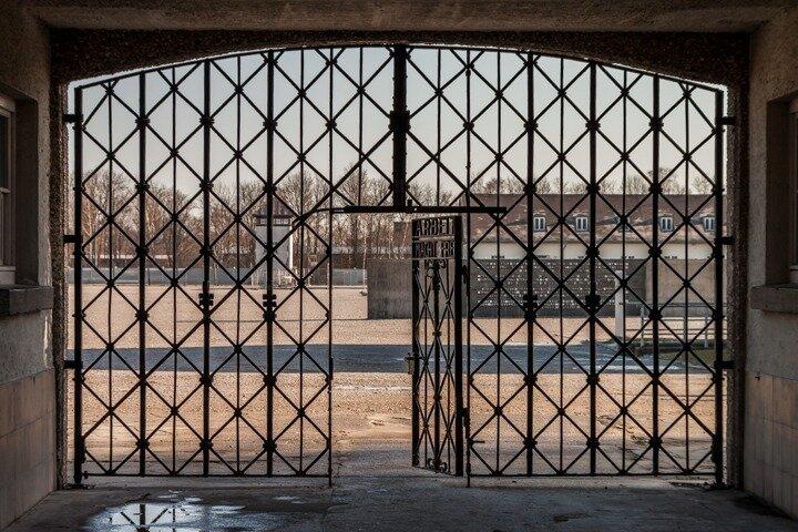 Dachau Memorial Tour from Munich: Early Start & Qualified Guide