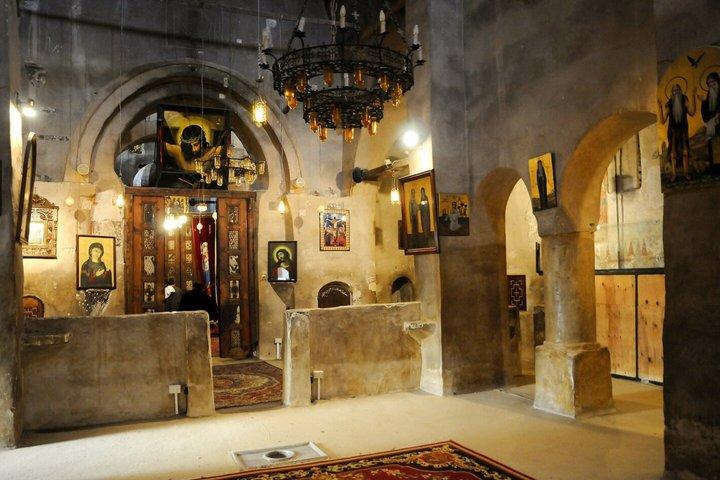 カイロからのワディ・エル・ナトルーン日帰りツアーで古代修道院を探索