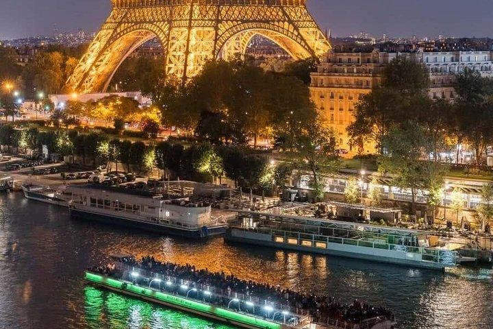 Sightseeing 3 course Dinner Cruise on Seine River from Paris